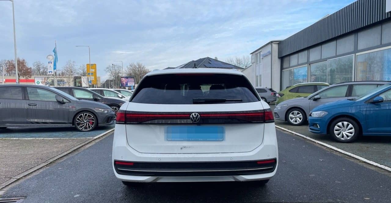 Volkswagen Passat Variant 2.0 TDI Business/360Cam/Travel/AC foto 6