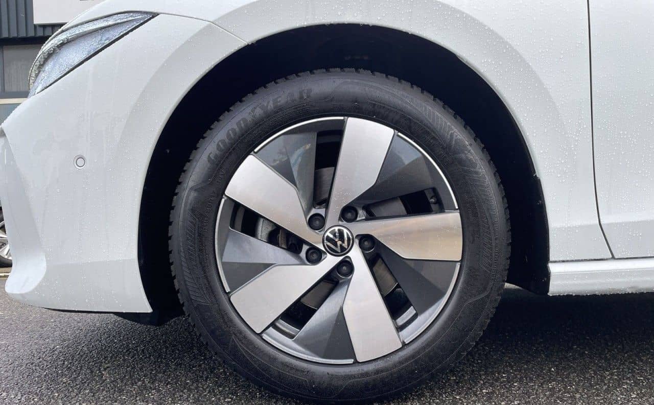 Volkswagen Passat Variant 2.0 TDI Business/360Cam/Travel/AC foto 7