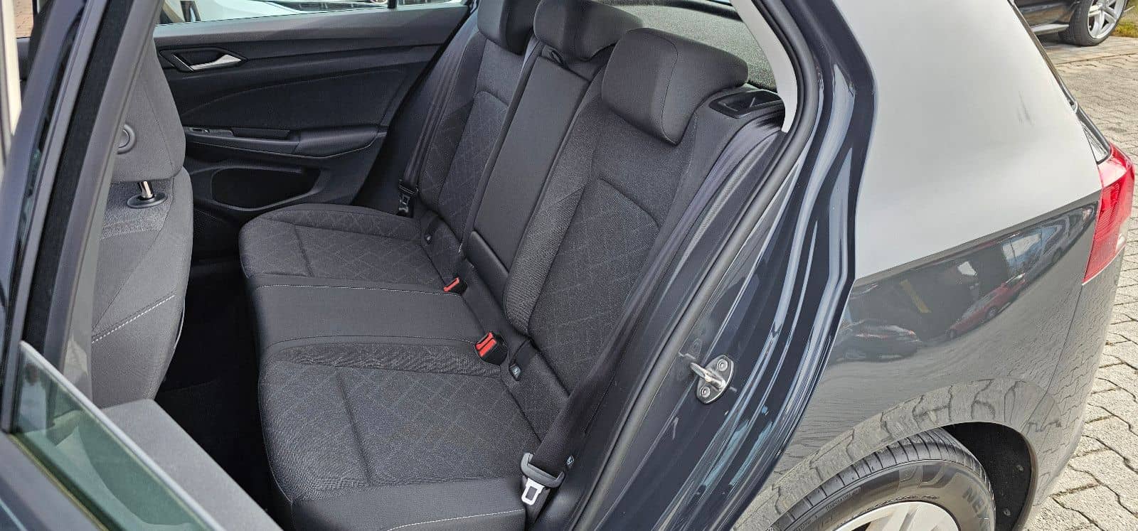 Volkswagen Golf*VIII*Lim.*2.0*TDI*Life*Virtual*LED*Ambiente foto 15