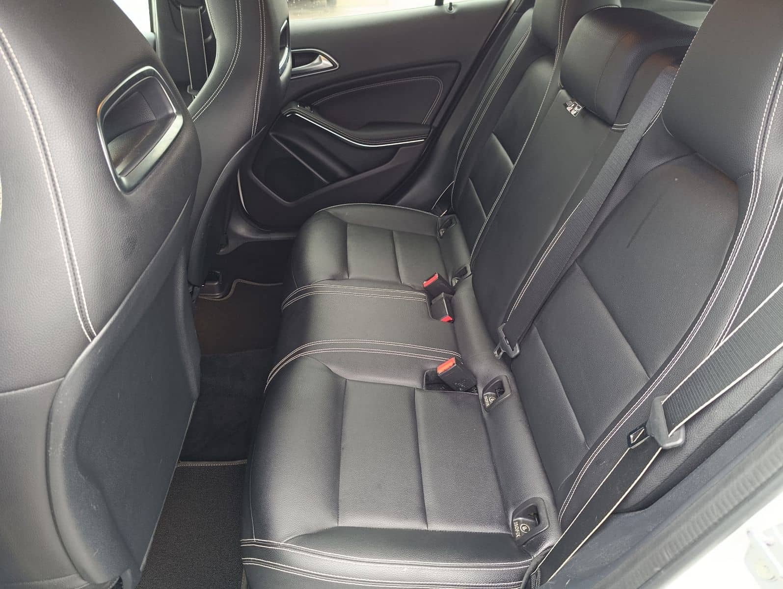 Mercedes-Benz GLA 250 4Matic Urban Style Edition Leder Navi foto 25