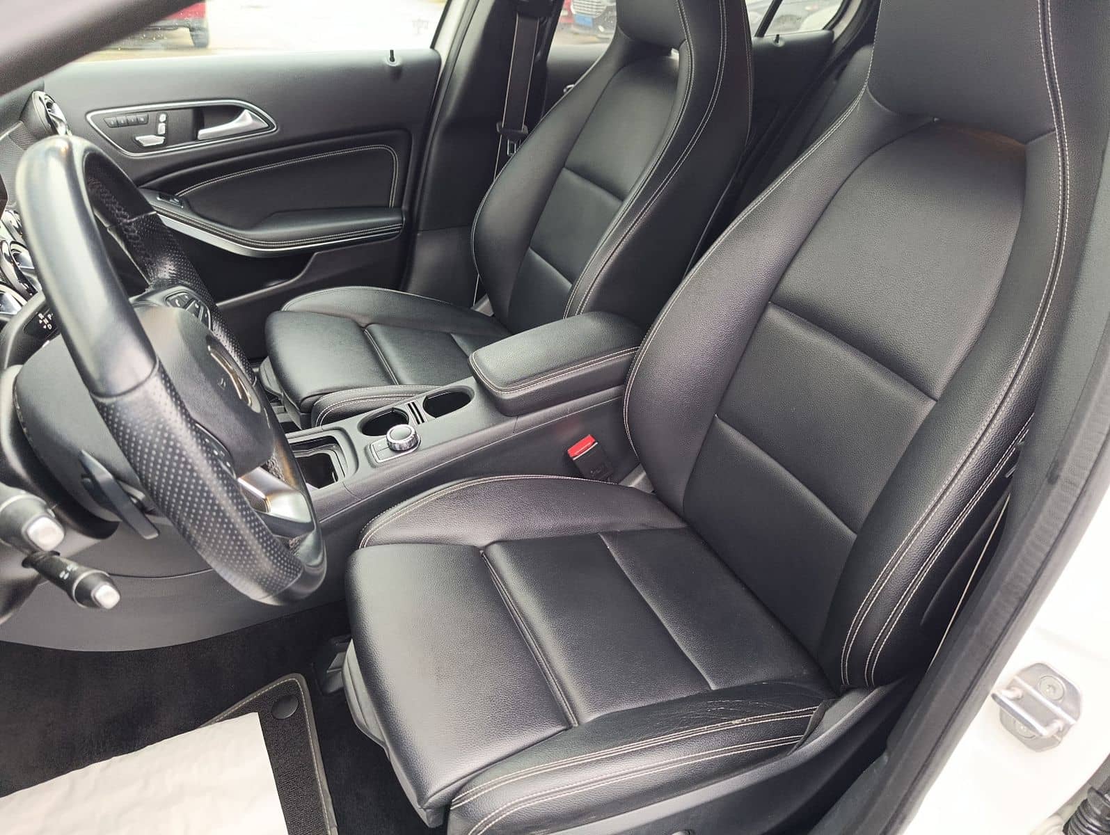 Mercedes-Benz GLA 250 4Matic Urban Style Edition Leder Navi foto 10