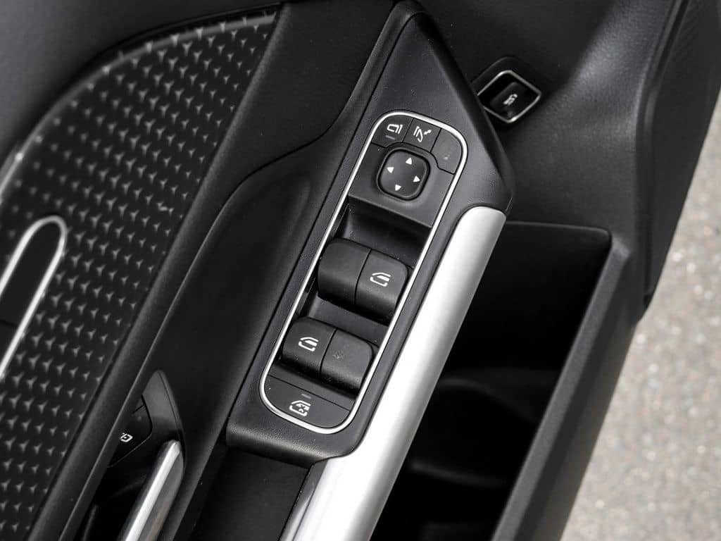 Mercedes-Benz GLA 180 Progressive/Pano/AHK/Leder/LED/Kamera/18 foto 15