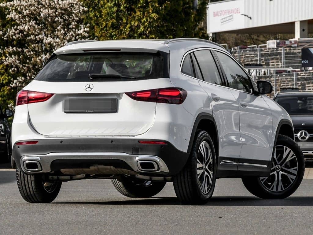 Mercedes-Benz GLA 180 Progressive/Pano/AHK/Leder/LED/Kamera/18 foto 3