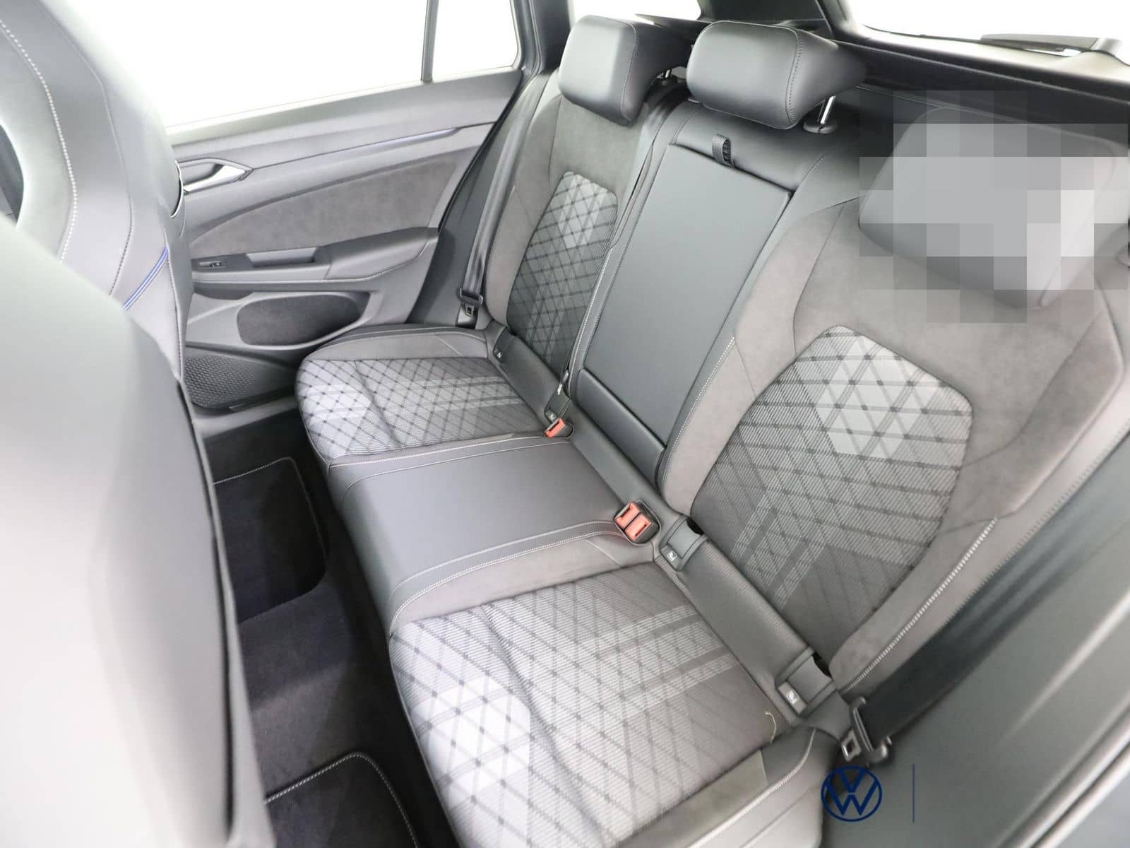 Volkswagen Golf VIII Variant 2.0 TDI+R-LINE+DSG+AREA+PANO foto 8