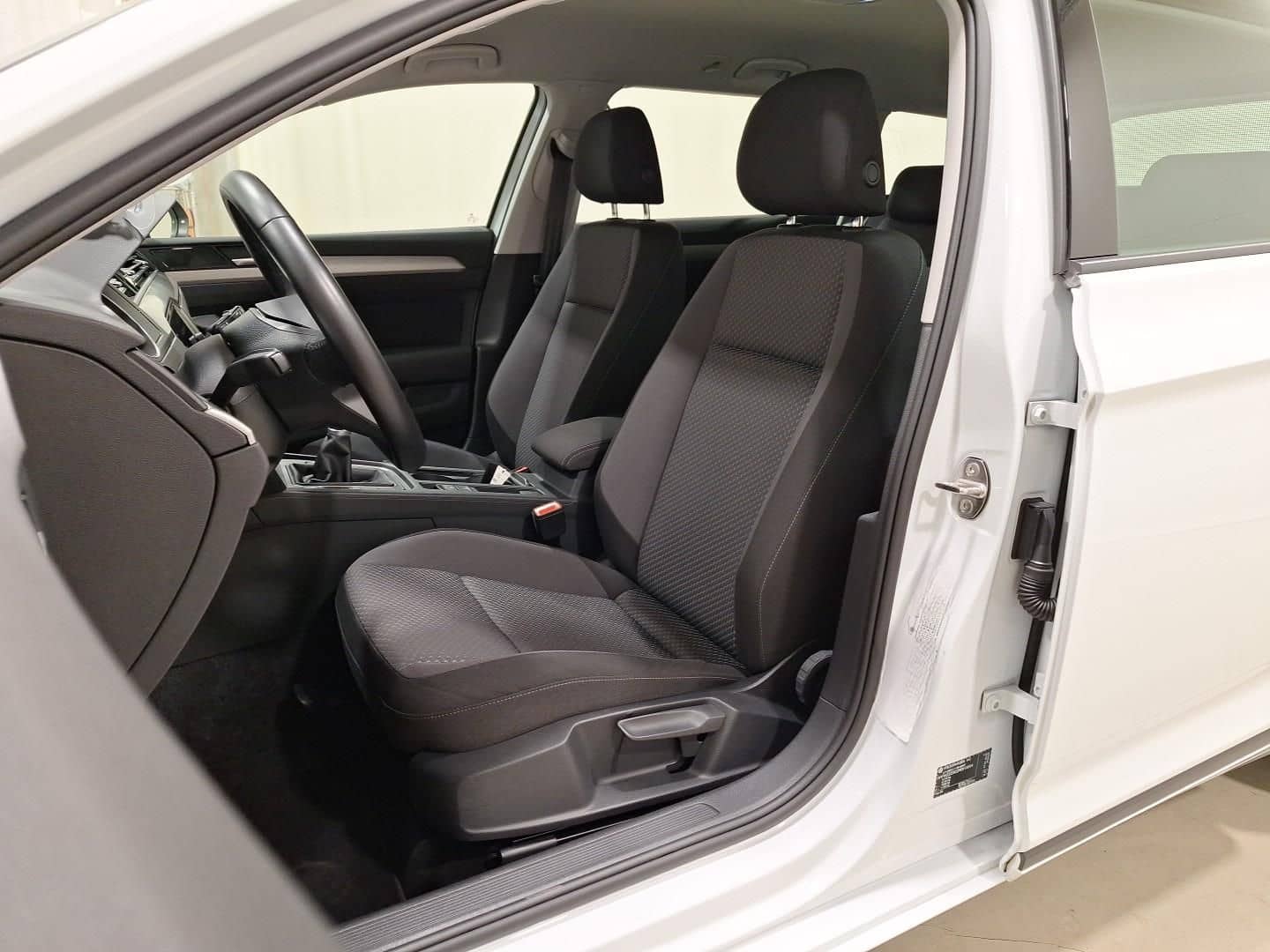 Volkswagen Passat Variant 2.0 TDI Conceptline LED|Navi|RFK foto 17