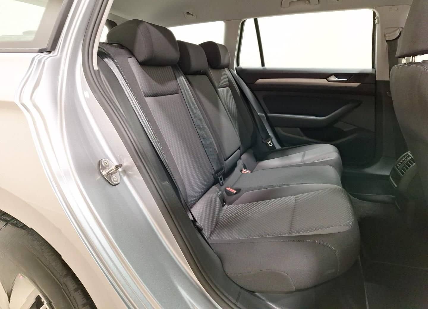 Volkswagen Passat Variant 1.5 TSI Conceptline LED|Navi|RFK foto 12