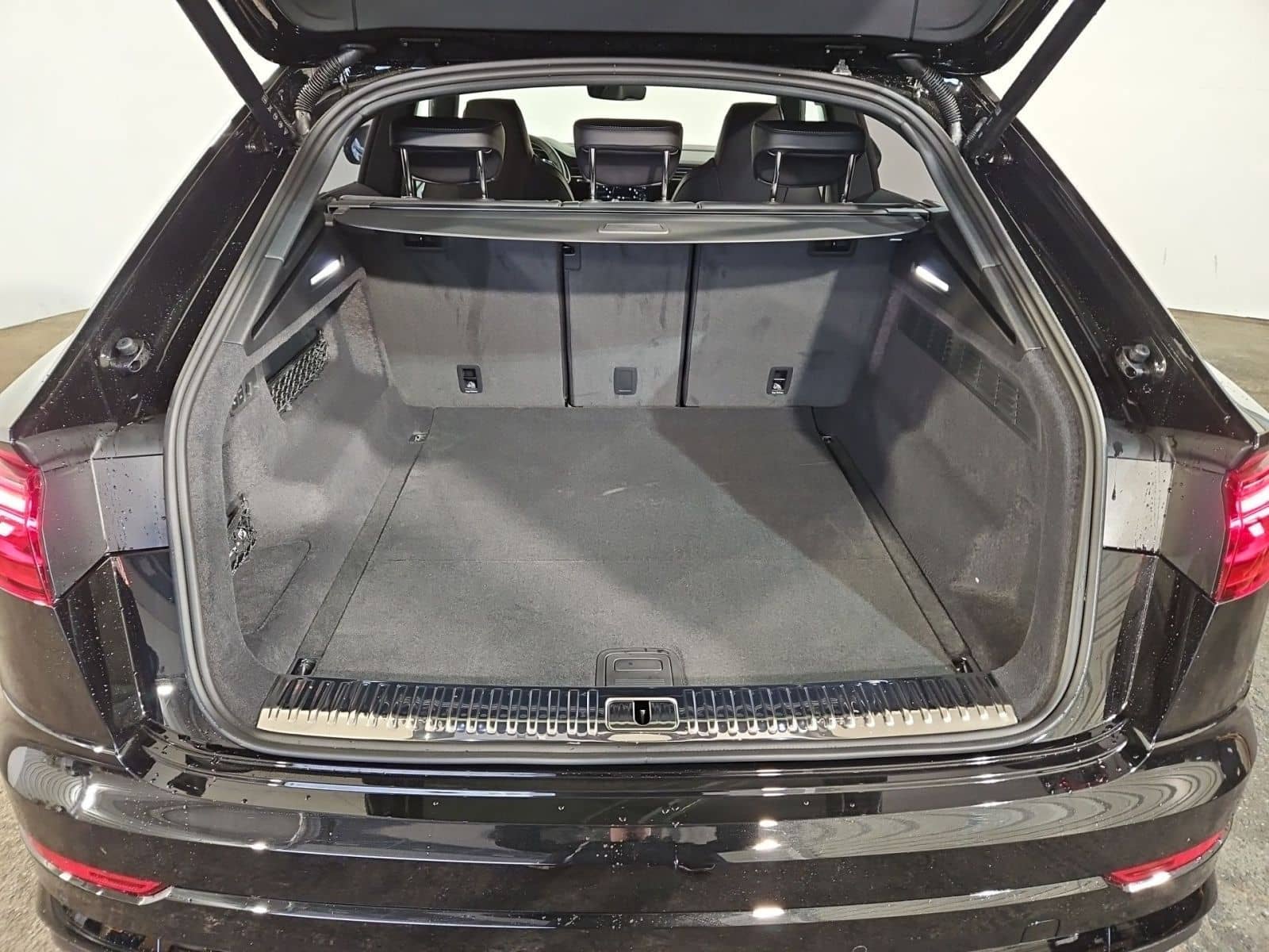 Audi Q8 50 TDI quattro S LINE+AHK+MATRIX+PANO+HUD foto 11