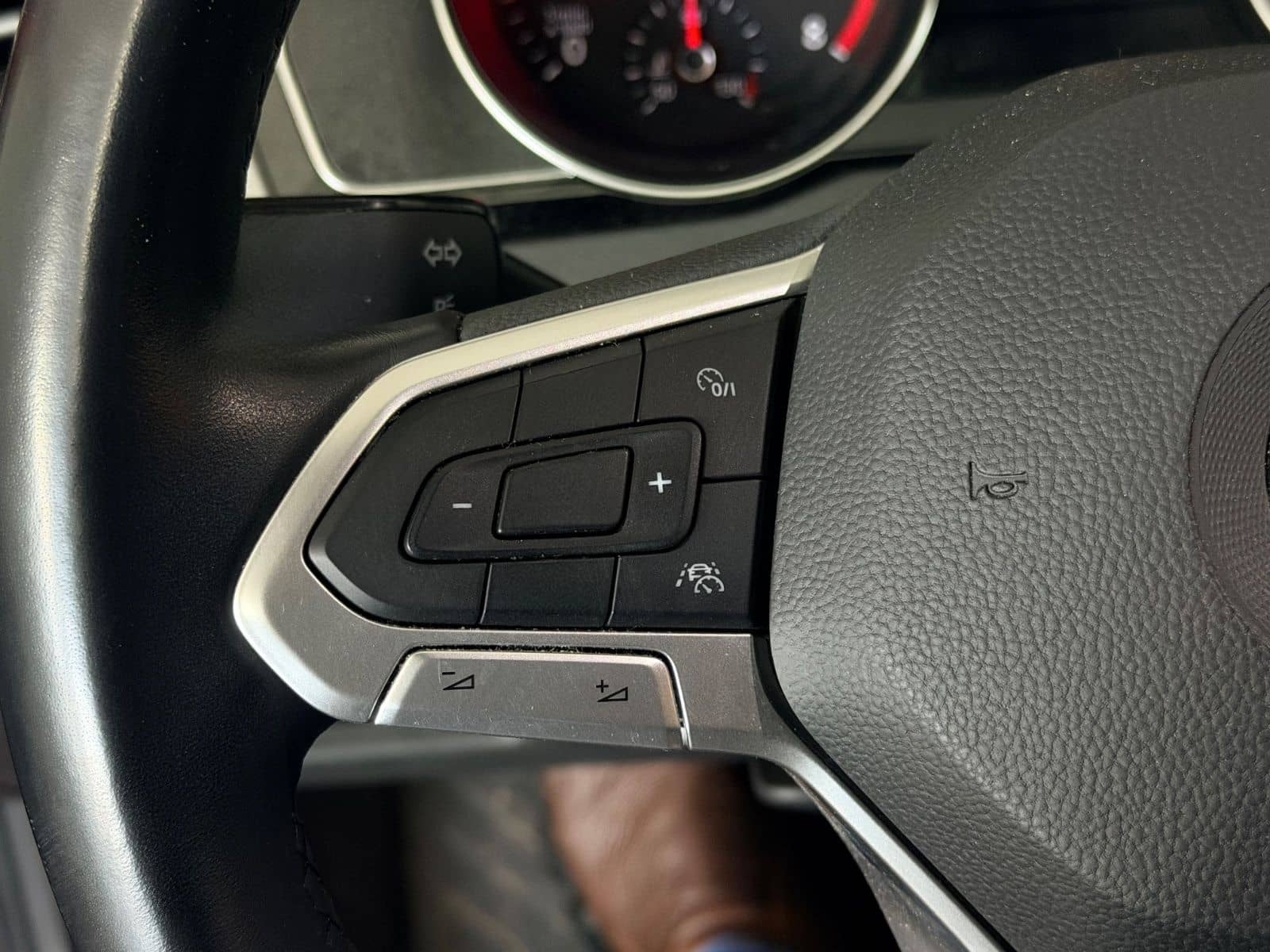 Volkswagen Passat R-Line ACC Matrix LED Massage 1.Hand foto 25