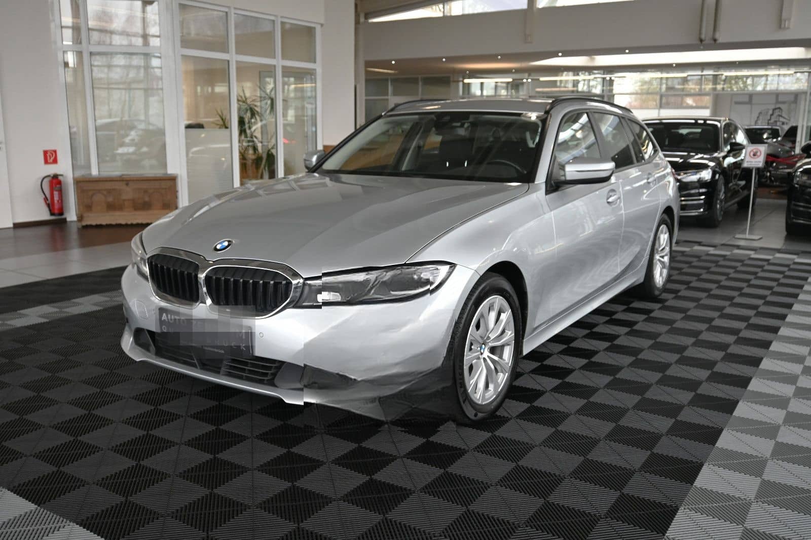 BMW 318d T Advantage LED Nav ACC Leder PDC L-Cockpit foto 1