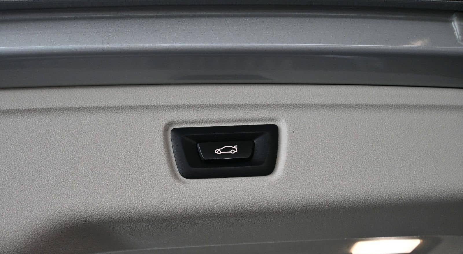 BMW 318d T Advantage LED Nav ACC Leder PDC L-Cockpit foto 7