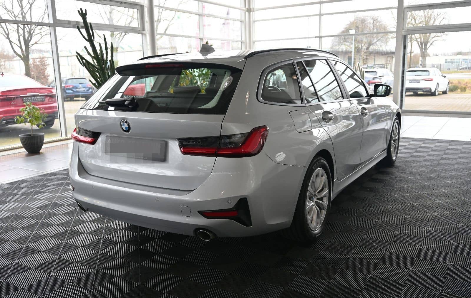 BMW 318d T Advantage LED Nav ACC Leder PDC L-Cockpit foto 8