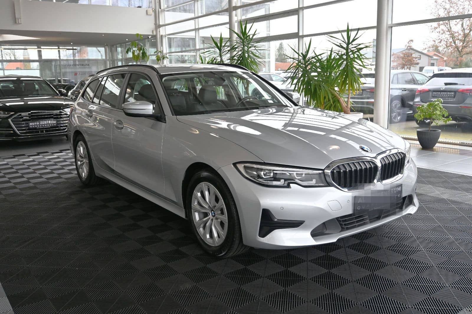 BMW 318d T Advantage LED Nav ACC Leder PDC L-Cockpit foto 10