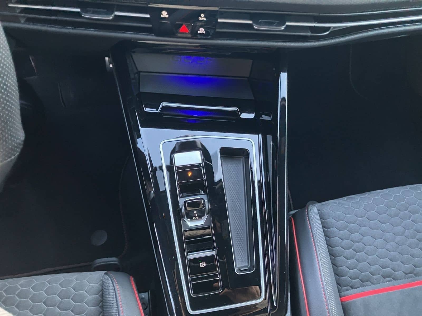 Volkswagen Golf GTI CLUBSPORT BLACK STYLE LM19 SIDE-ASSIST foto 11