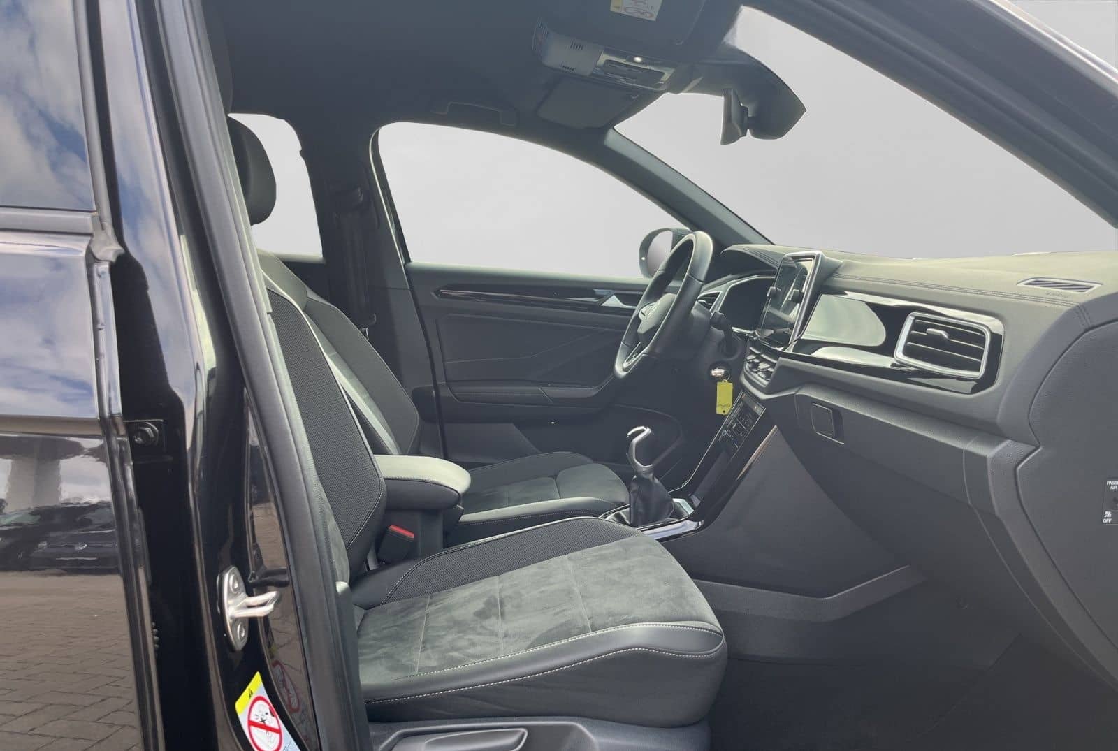 Volkswagen T-Roc 1.0 TSI R-LINE GARANTIE 02.2028 NAVI LED+ foto 4