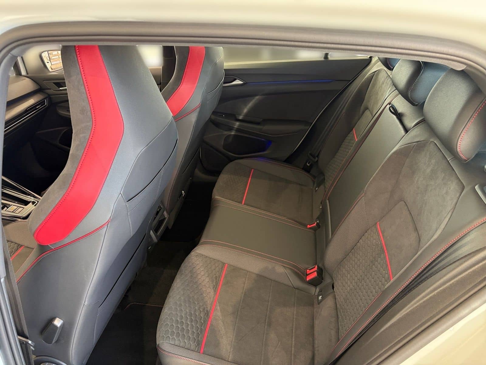 Volkswagen Golf VIII 2.0 TSI GTI Clubsport *LED*KLIMA*BLUET foto 14