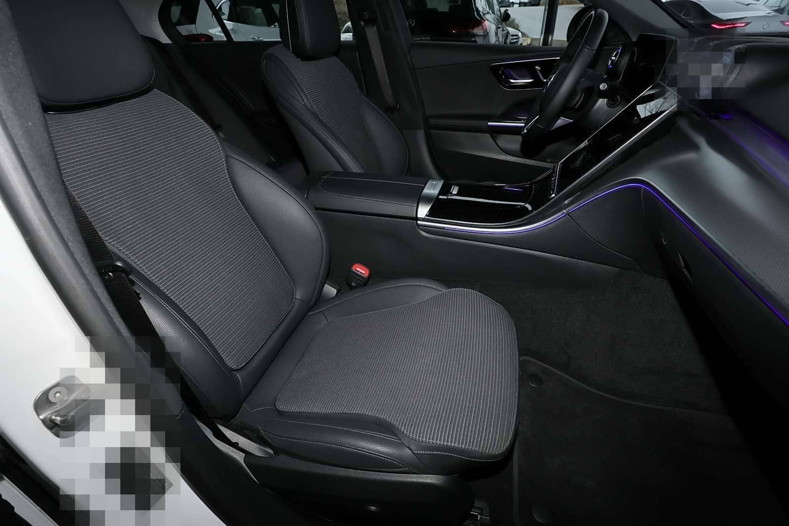 Mercedes-Benz C 180 PANO+TOTWINKEL+MEMORY+CARPLAY+MBUX+LED+17" foto 4