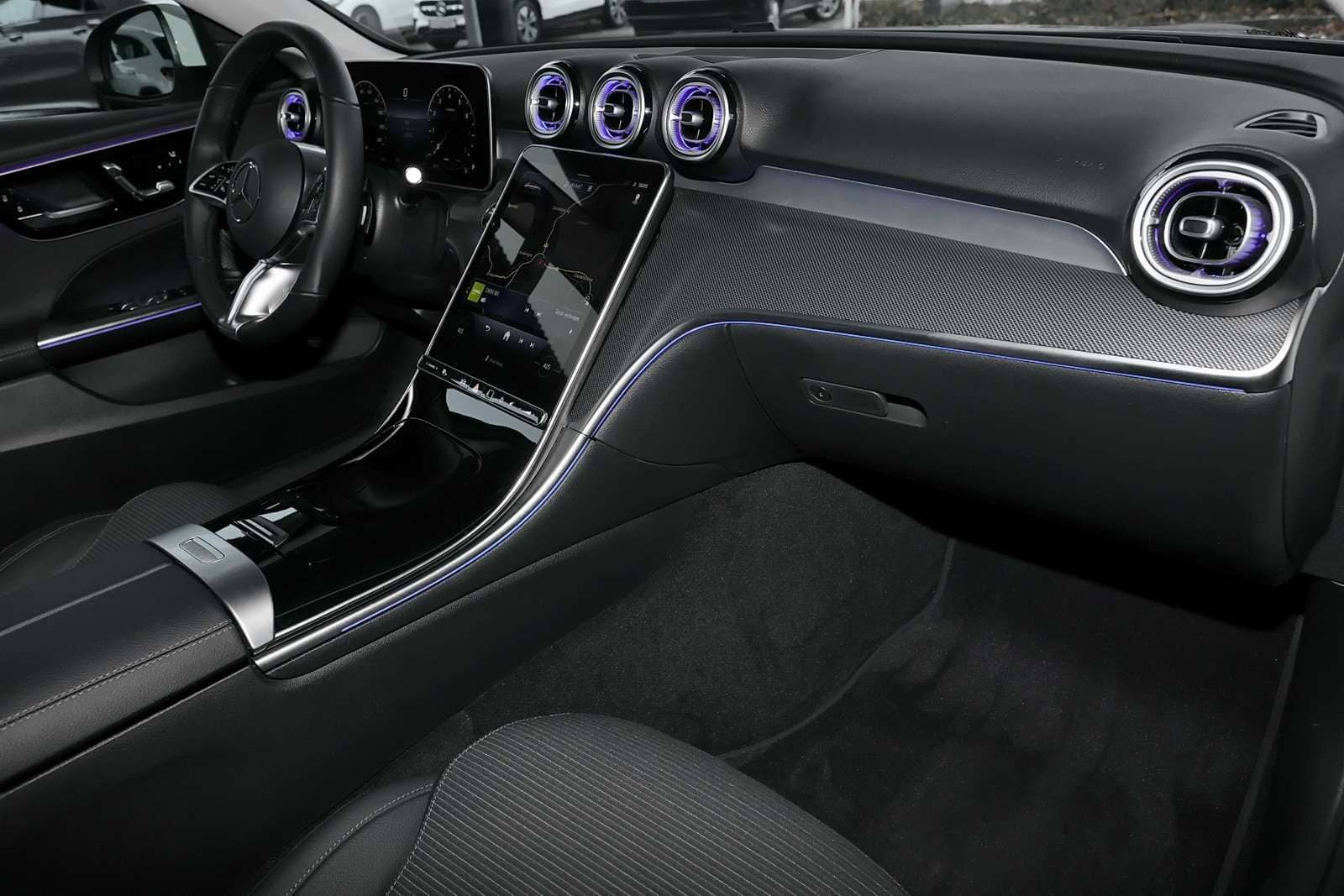 Mercedes-Benz C 180 PANO+TOTWINKEL+MEMORY+CARPLAY+MBUX+LED+17" foto 8