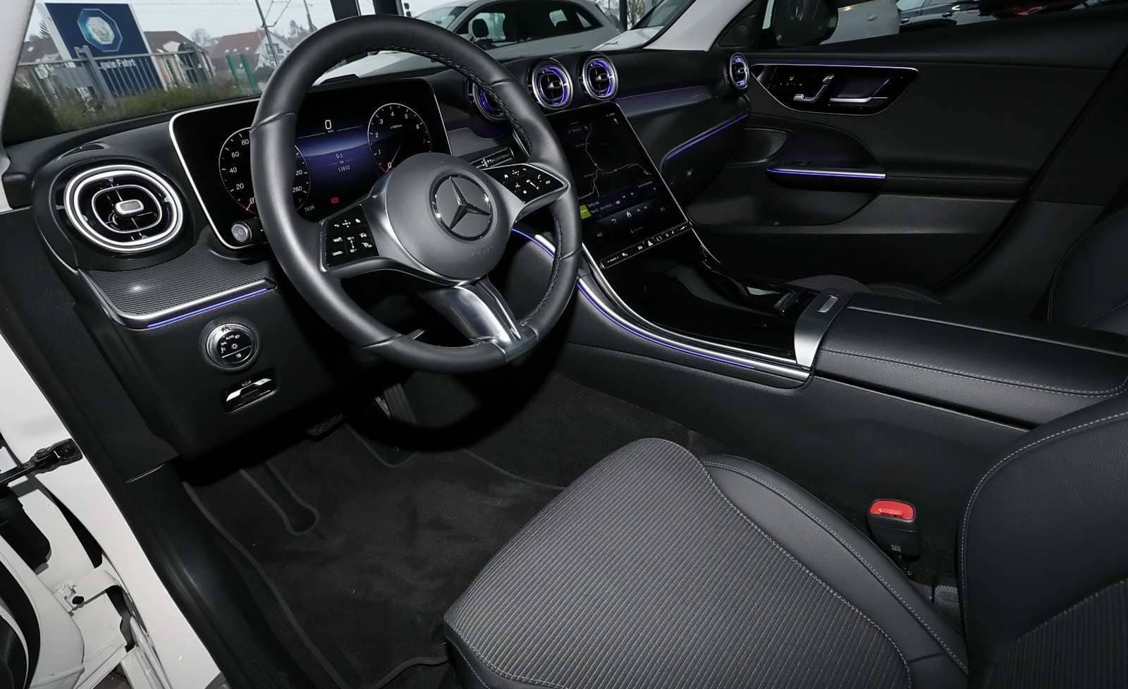 Mercedes-Benz C 180 PANO+TOTWINKEL+MEMORY+CARPLAY+MBUX+LED+17" foto 9