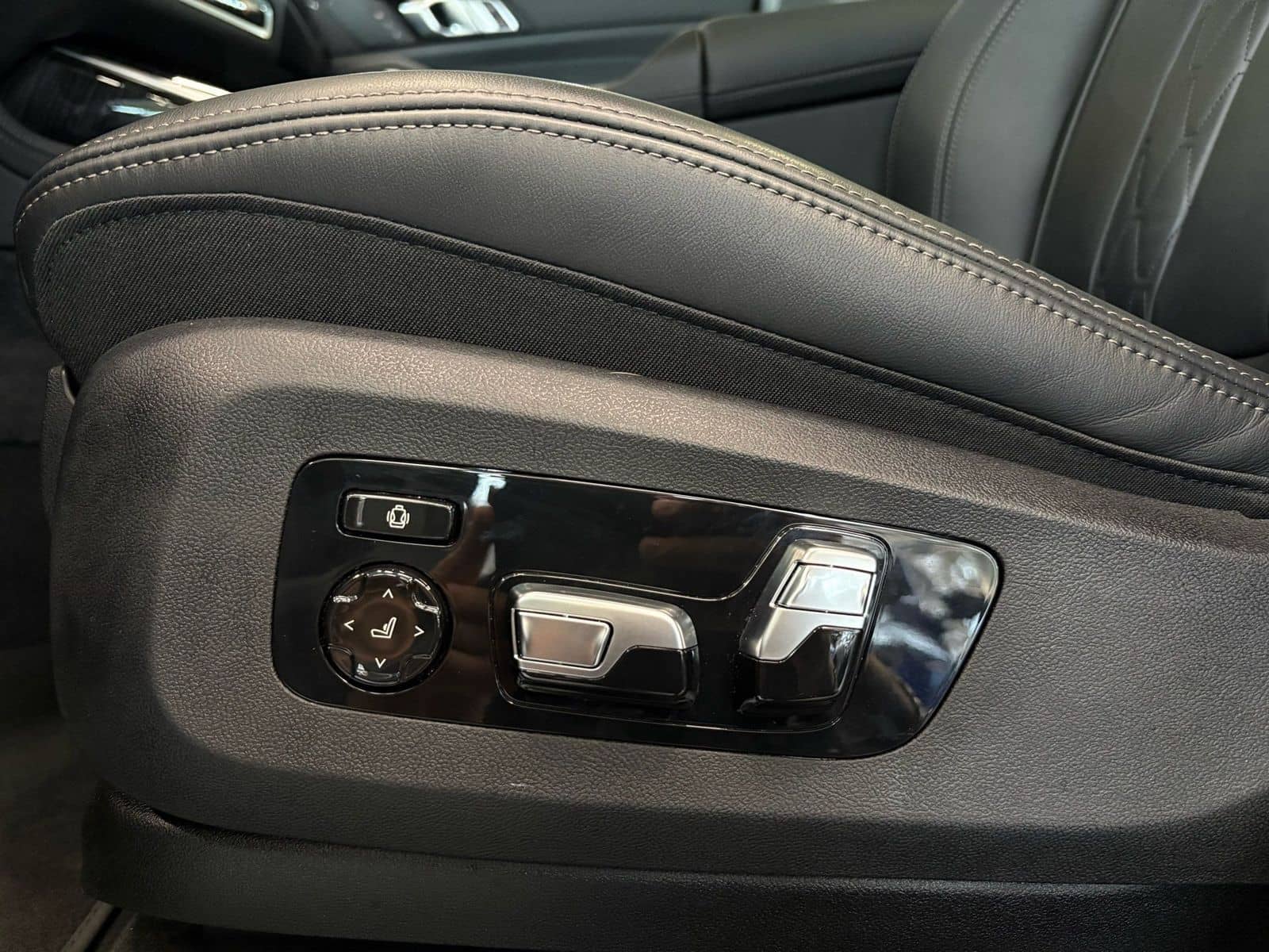 BMW X7 xDrive40d MSport Pro DA/PA Prof SkyLounge 22" foto 8