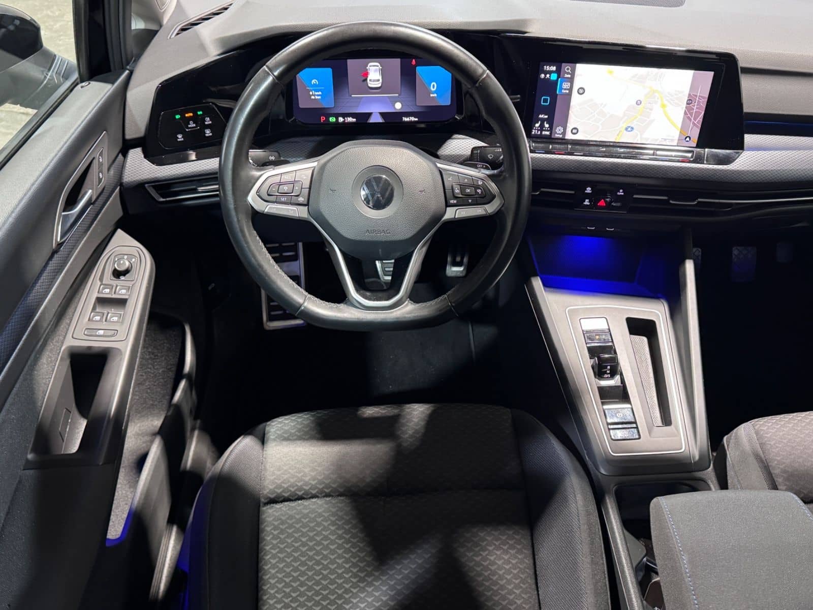 Volkswagen Golf 8 Lim. United *Automatik*Navi*AHK*ACC* foto 4