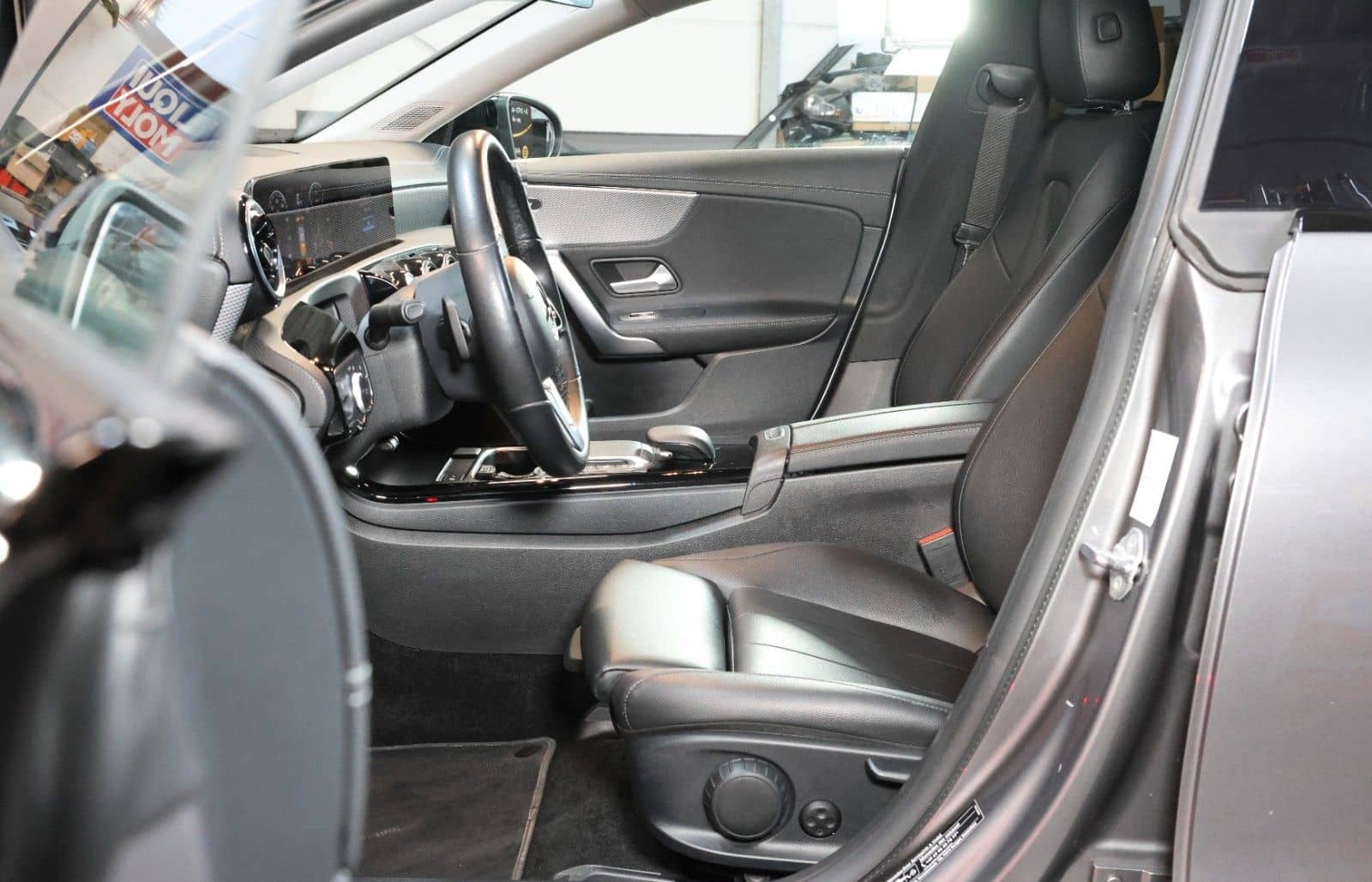 Mercedes-Benz CLA 200 d SHOOTING BRAKE *MB100*PANO*LED*LEDER* foto 11