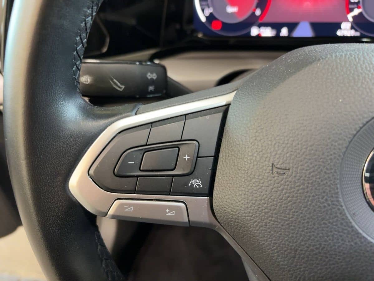 Volkswagen Golf VIII 2.0 TDI Active ACC PDC Navi LED foto 14