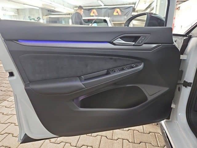 Volkswagen Golf VIII Variant 1.5eTSI DSG R-Line AHK IQ LED  foto 7