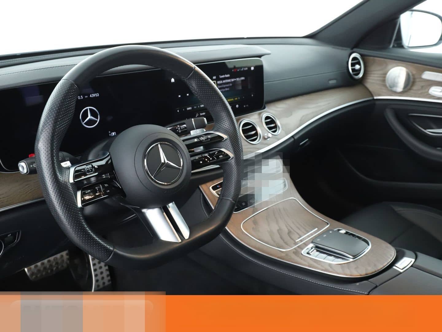 Mercedes-Benz E 220 d T 4Matic AMG Line Aut.*360*PANO foto 11