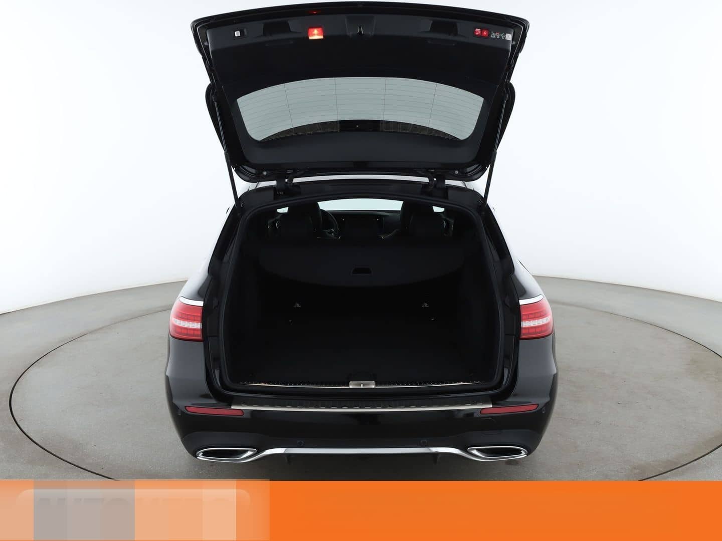 Mercedes-Benz E 220 d T 4Matic AMG Line Aut.*360*PANO foto 17