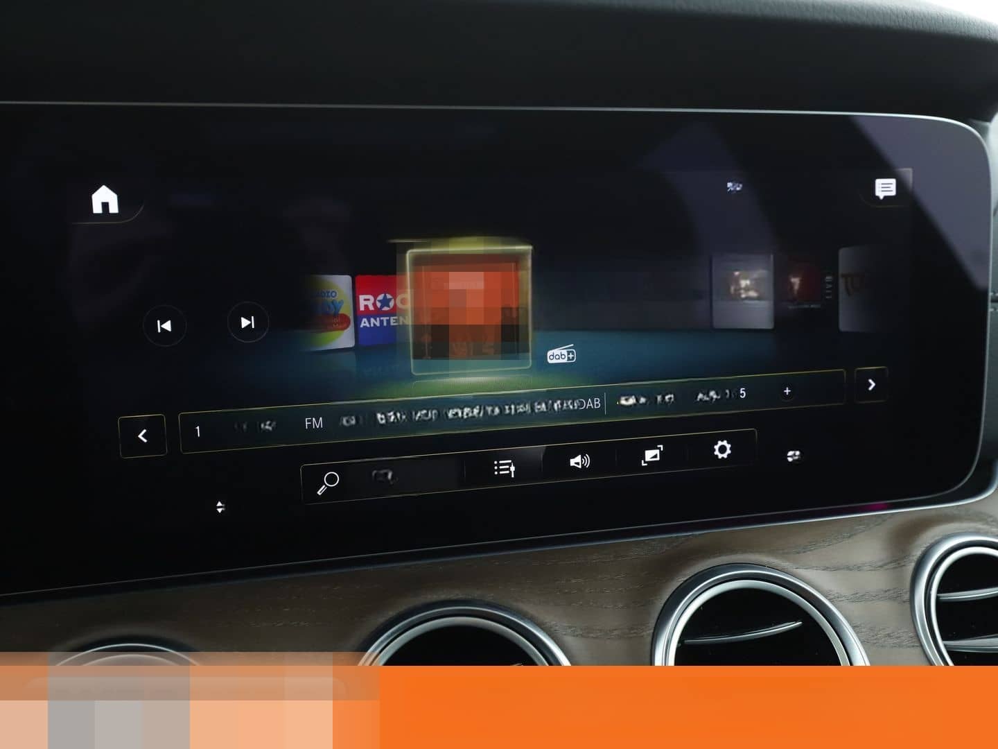 Mercedes-Benz E 220 d T 4Matic AMG Line Aut.*360*PANO foto 21