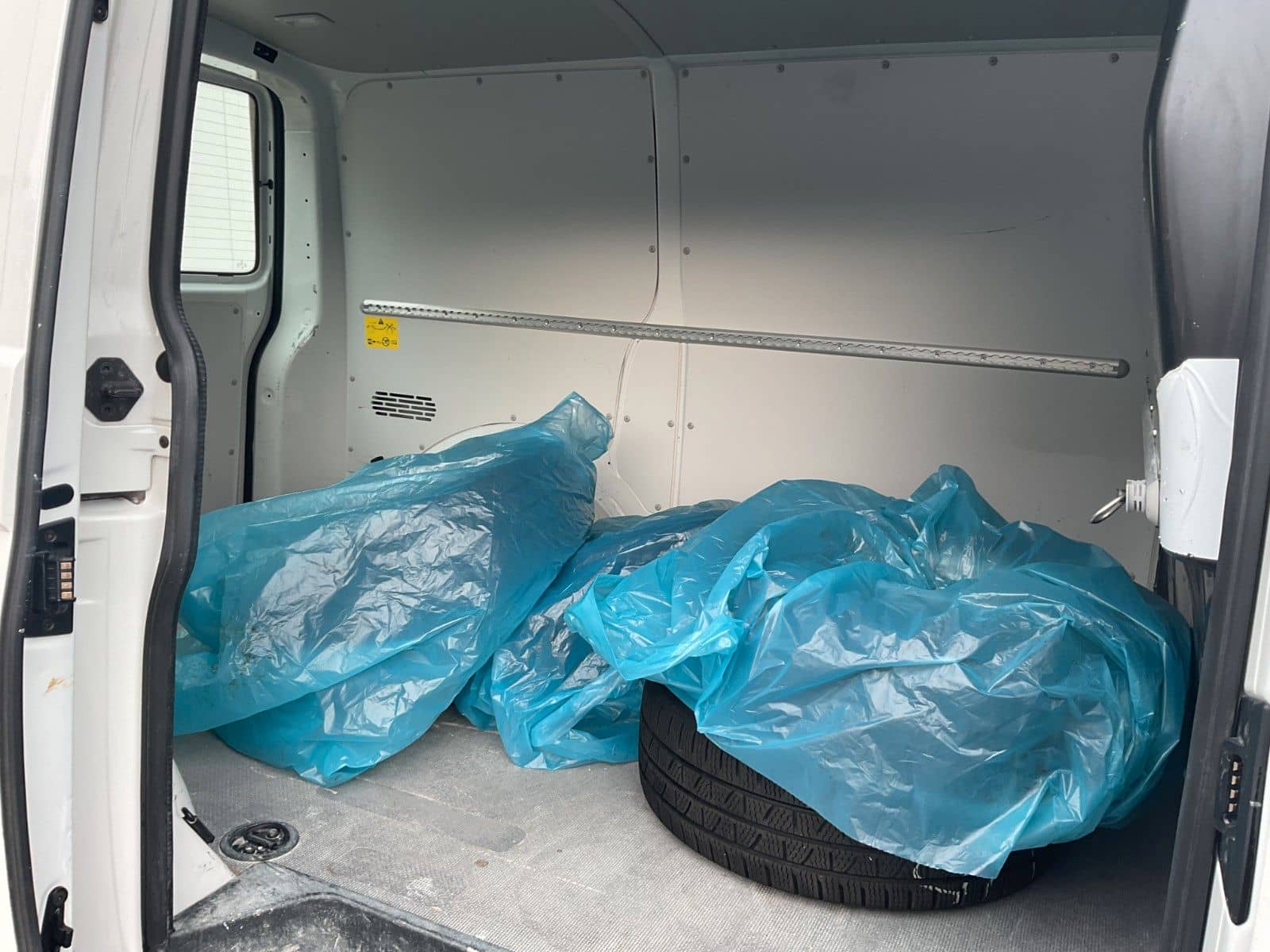 Volkswagen T6.1 Transporter 2.0 TDI AHK 3.sitzer TÜV Neu foto 21