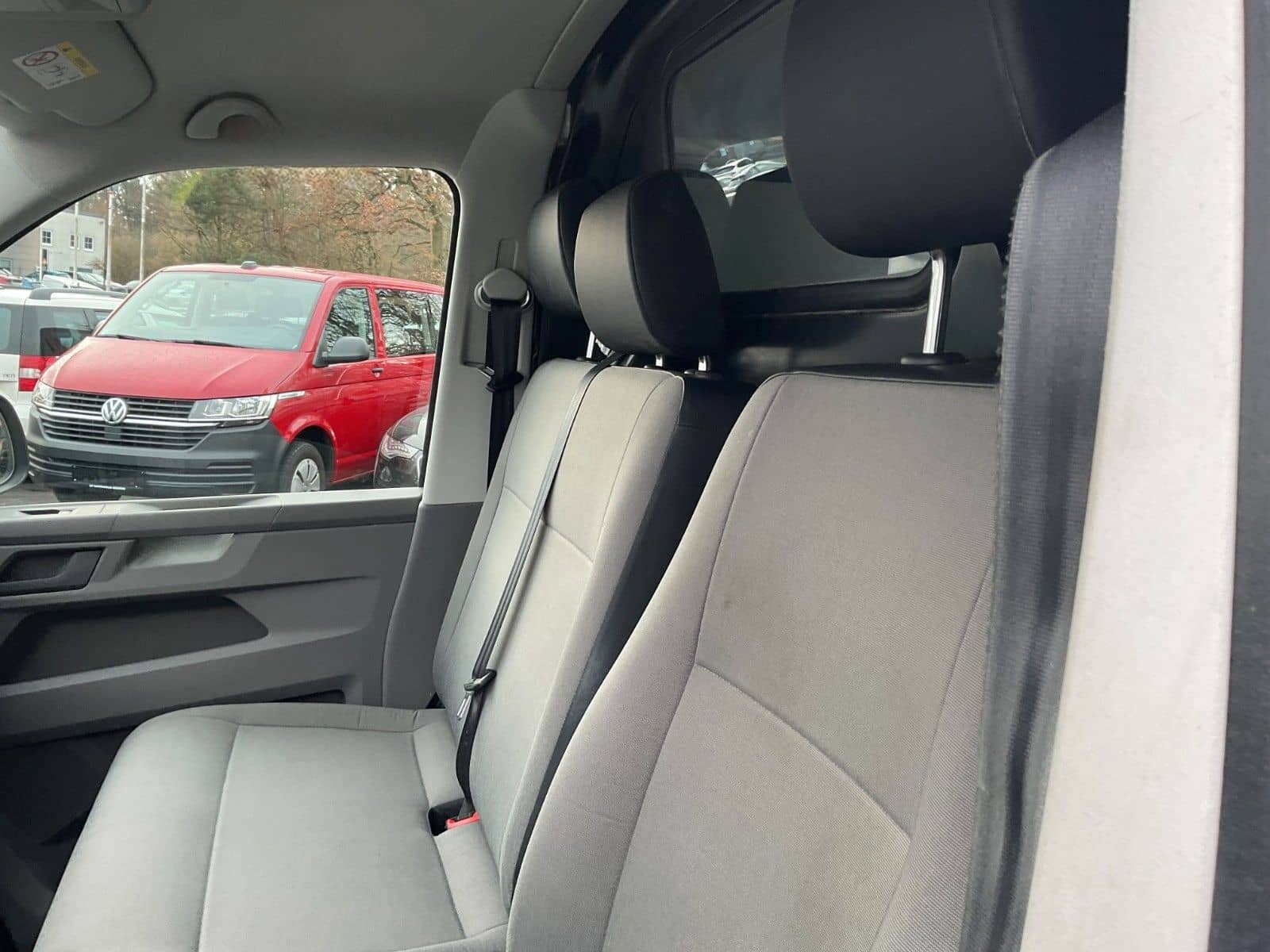 Volkswagen T6.1 Transporter 2.0 TDI AHK 3.sitzer TÜV Neu foto 24