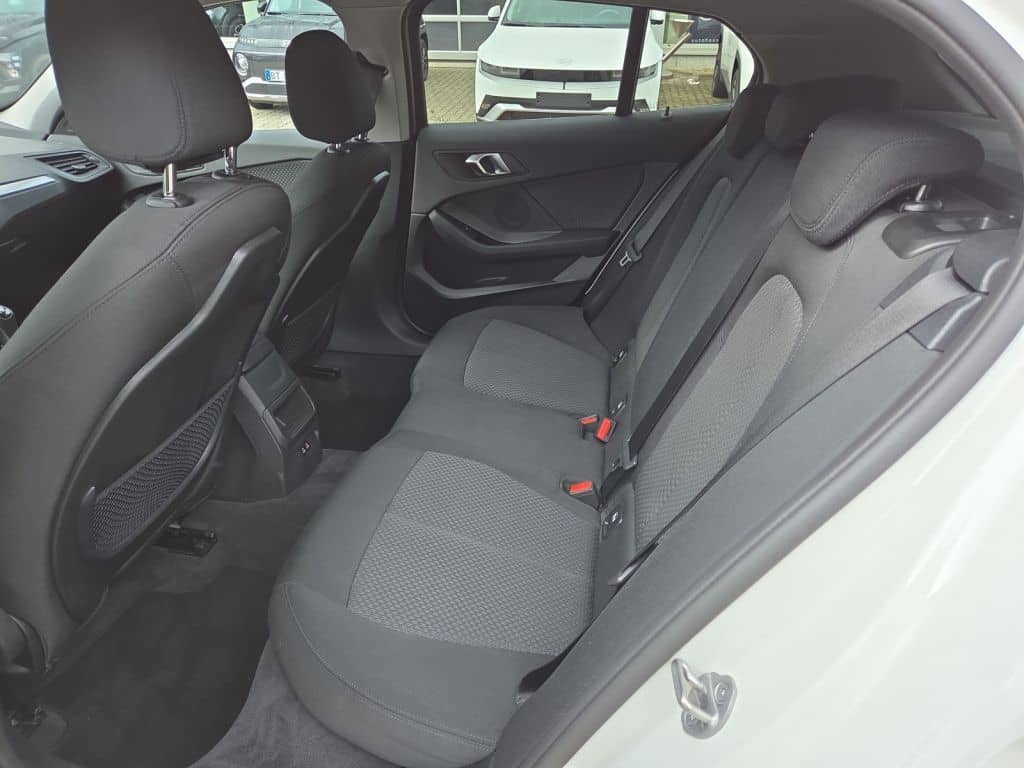 BMW 118i Advantage,LED,NAVI,COMFORT-P,TEMPO,SH,LH,KL foto 14