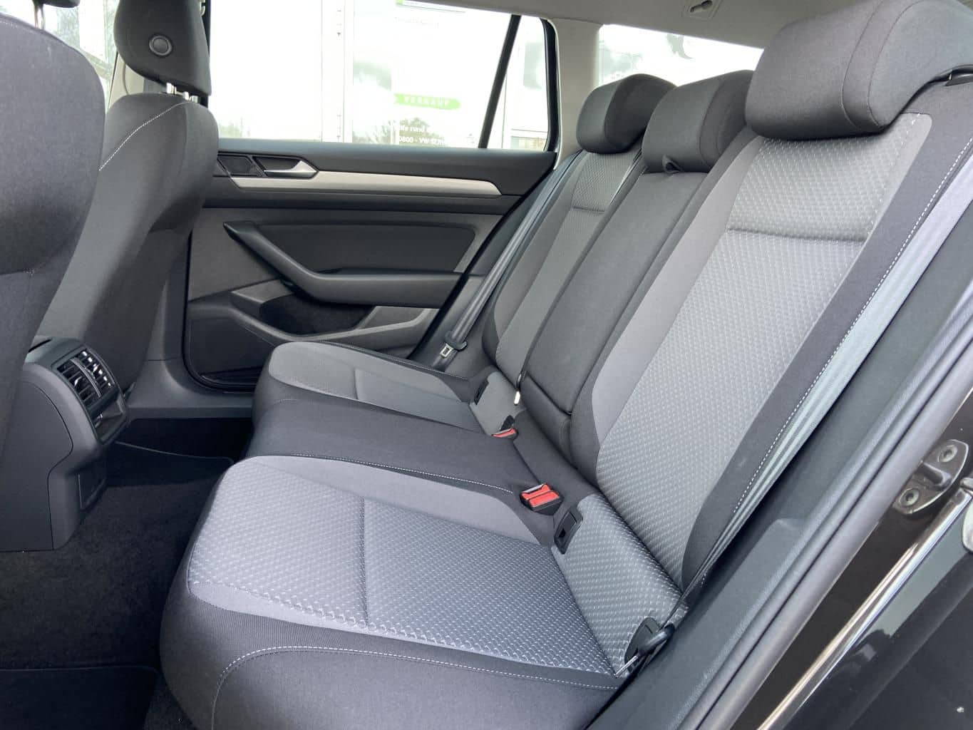 Volkswagen Passat Variant 1.5 TSI APP-CONNECT+KAMERA+LED+NA foto 11