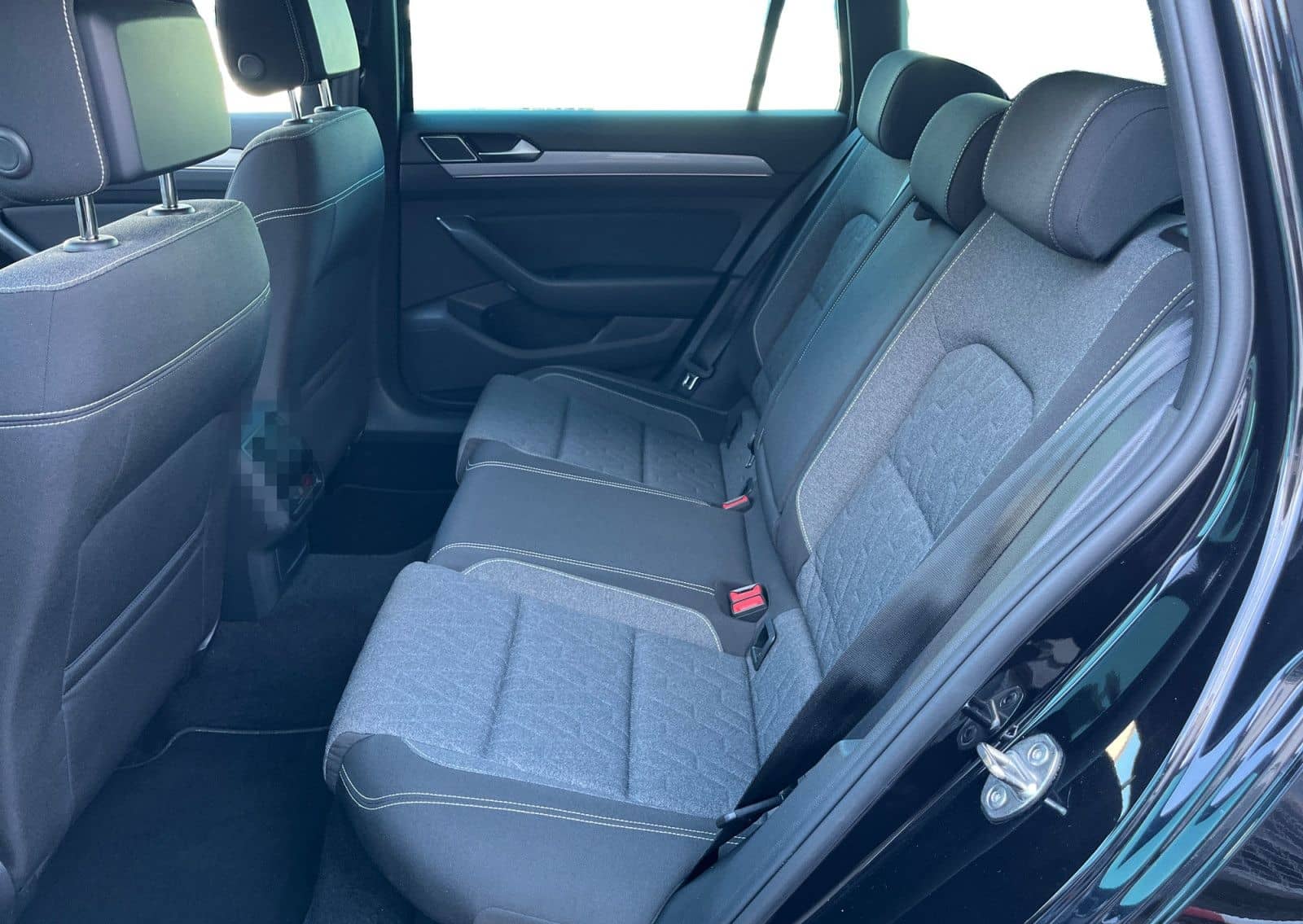 Volkswagen Passat Variant 2.0 TDI DSG Business Navi AHK LED foto 11