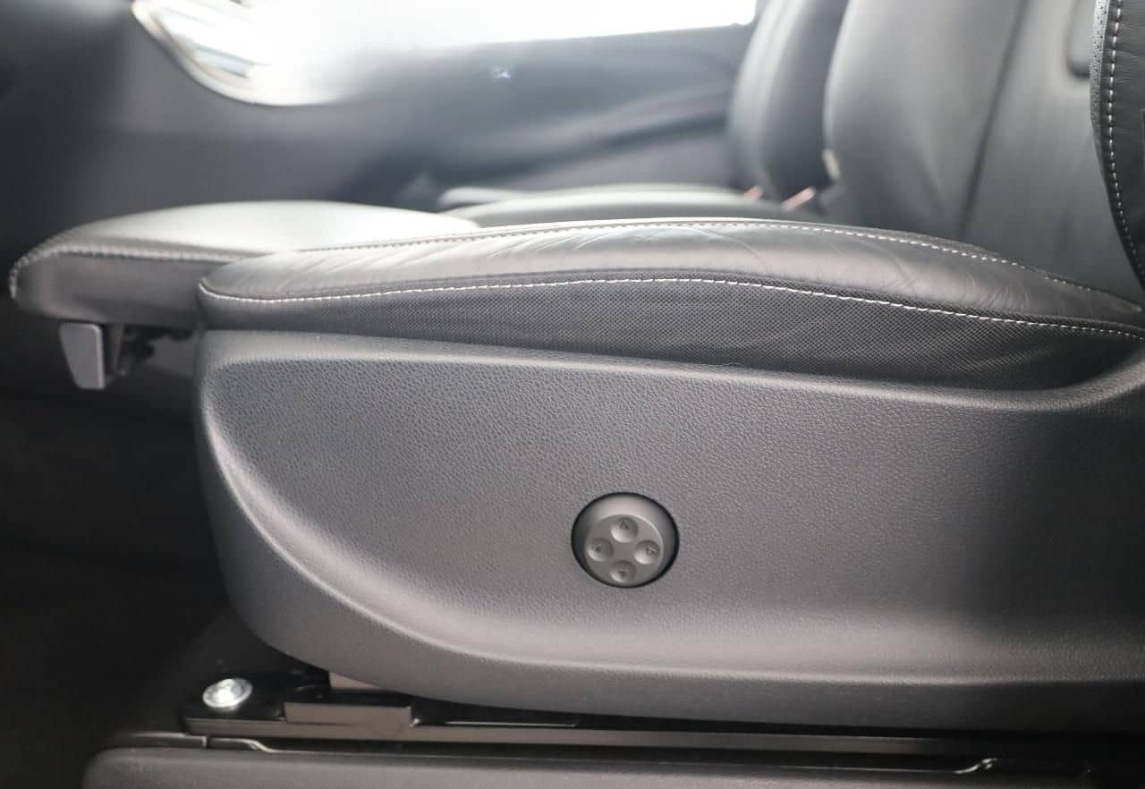 Mercedes-Benz V 300 d Lang 4M Exclusive AMG Pano AHK Distr. foto 17