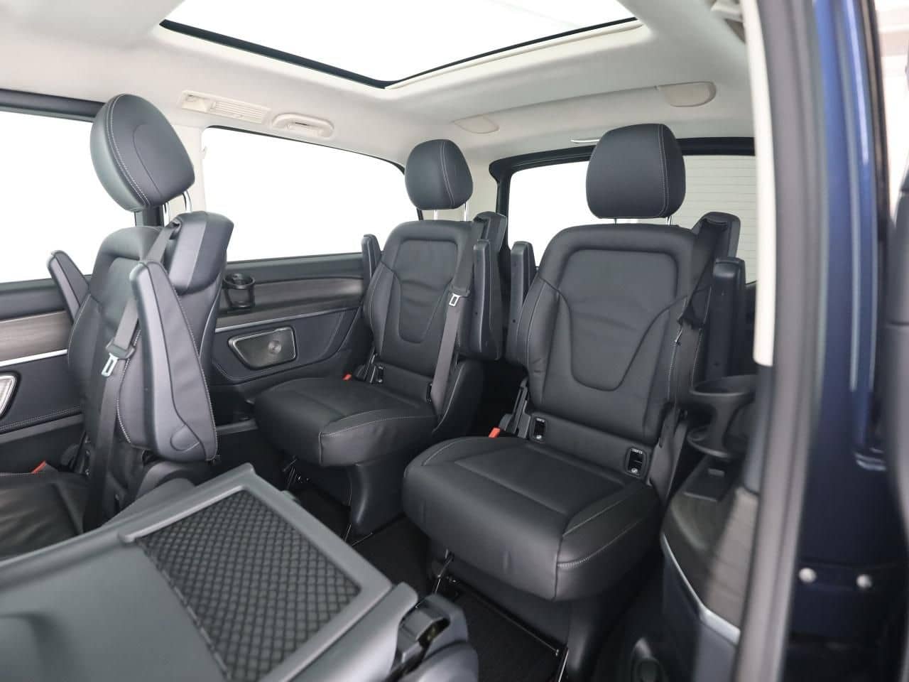 Mercedes-Benz V 300 d Lang 4M Exclusive AMG Pano AHK Distr. foto 21