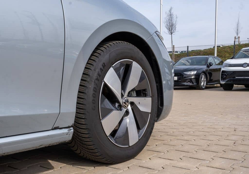 Volkswagen Passat Elegance 2,0 l TDI DSG AHK ACC MATRIX-LED foto 8