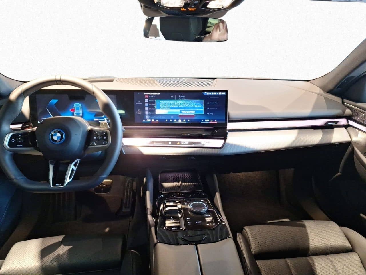 BMW 550e xDr T M Sport B&W,Pano,AHK,AktivL,Autobahn foto 12