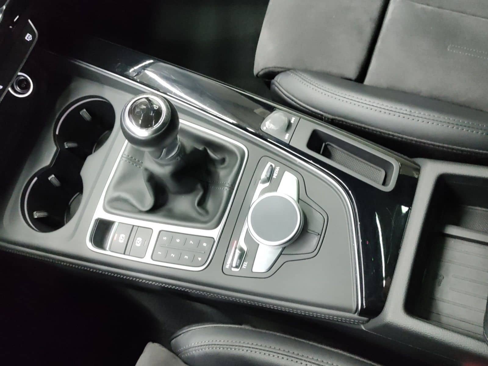 Audi A4 Avant 1.4 TFSI 2xS LINE PANO STHZG LM19 B&O foto 11