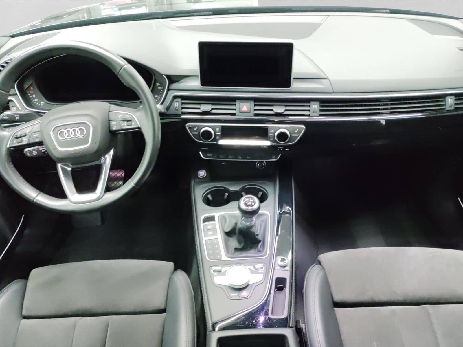 Audi A4 Avant 1.4 TFSI 2xS LINE PANO STHZG LM19 B&O foto 5