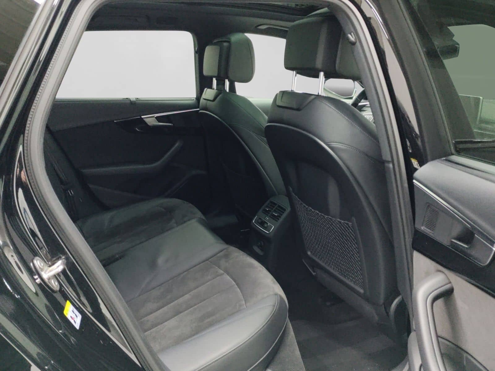 Audi A4 Avant 1.4 TFSI 2xS LINE PANO STHZG LM19 B&O foto 6