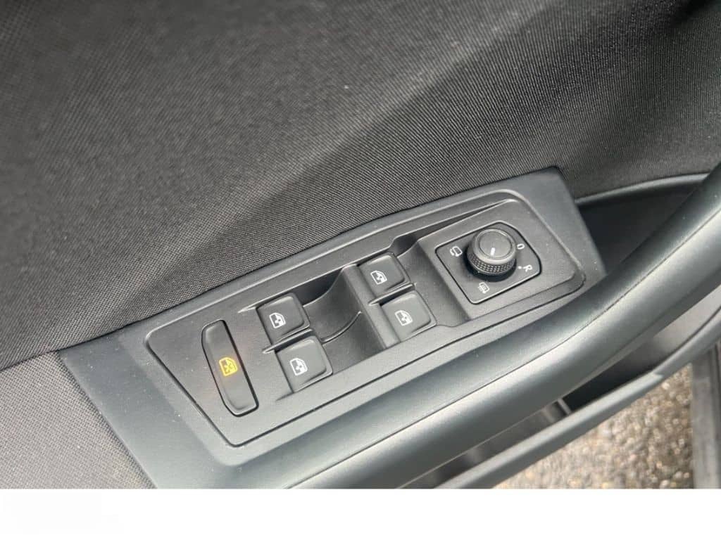 Volkswagen T-Roc 1.5 TSI Life DSG NAVI KAM ACC LED PDC LM foto 9