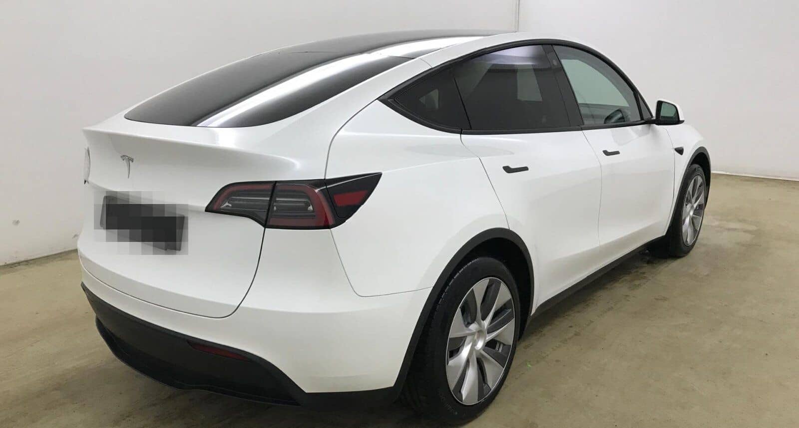 Tesla Model Y Standard Range RWD A.Pilot Pr.Int foto 3