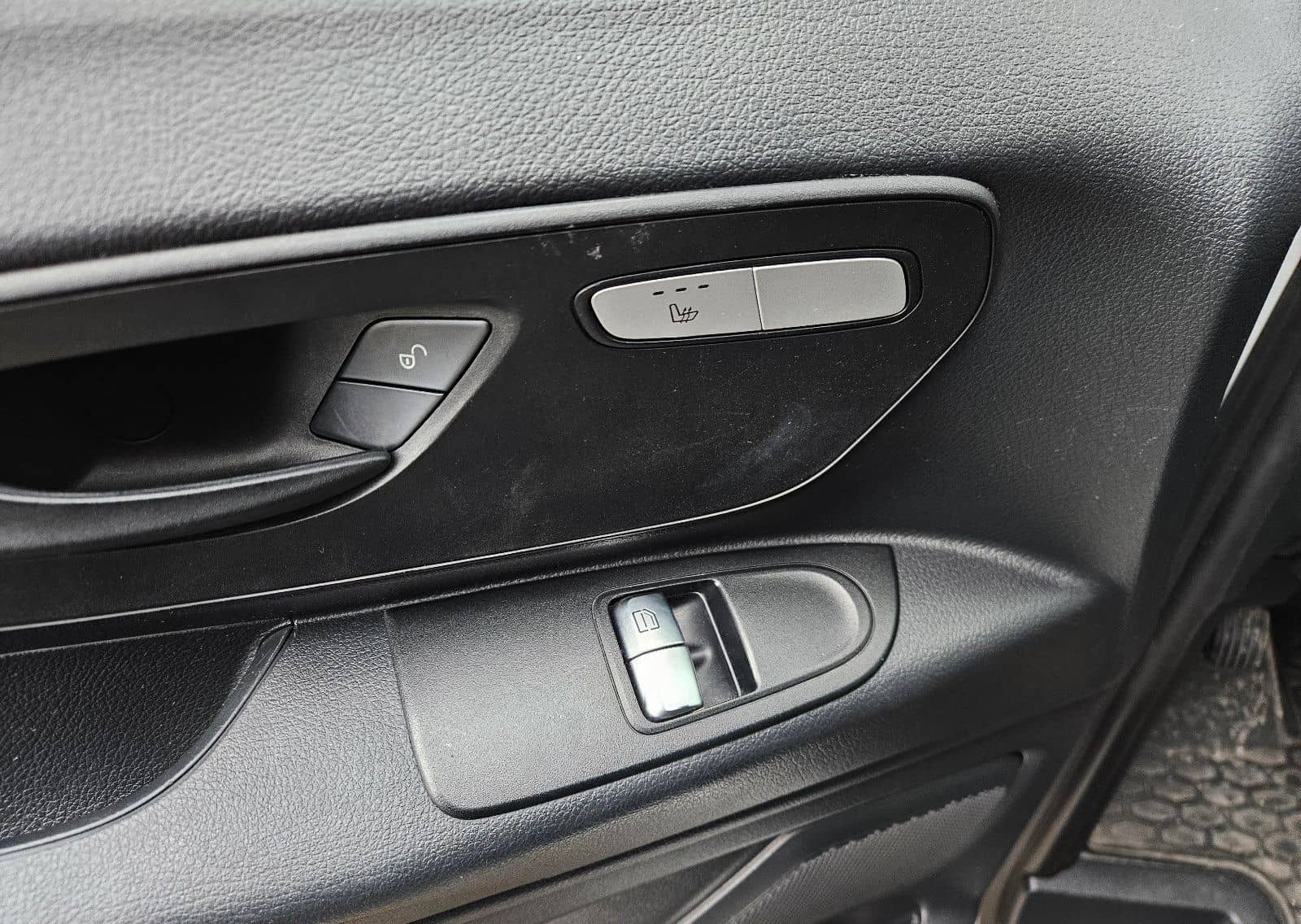 Mercedes-Benz Vito eVito 112 LANG|60 kWh|120 km/h|SH|TÜVneu foto 13