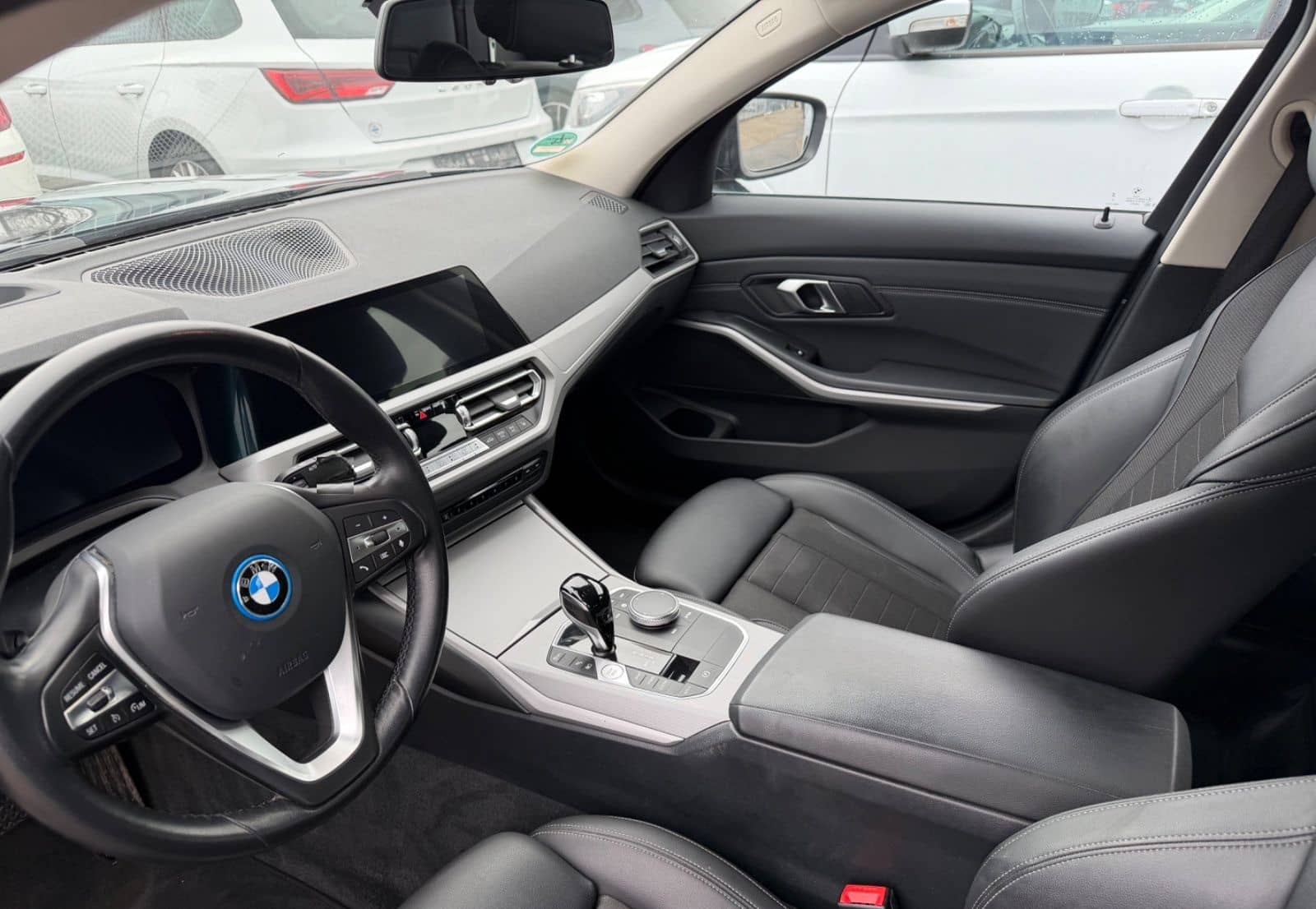 BMW 330e xDrive Sportsitze*Laserlicht*Navi* foto 6