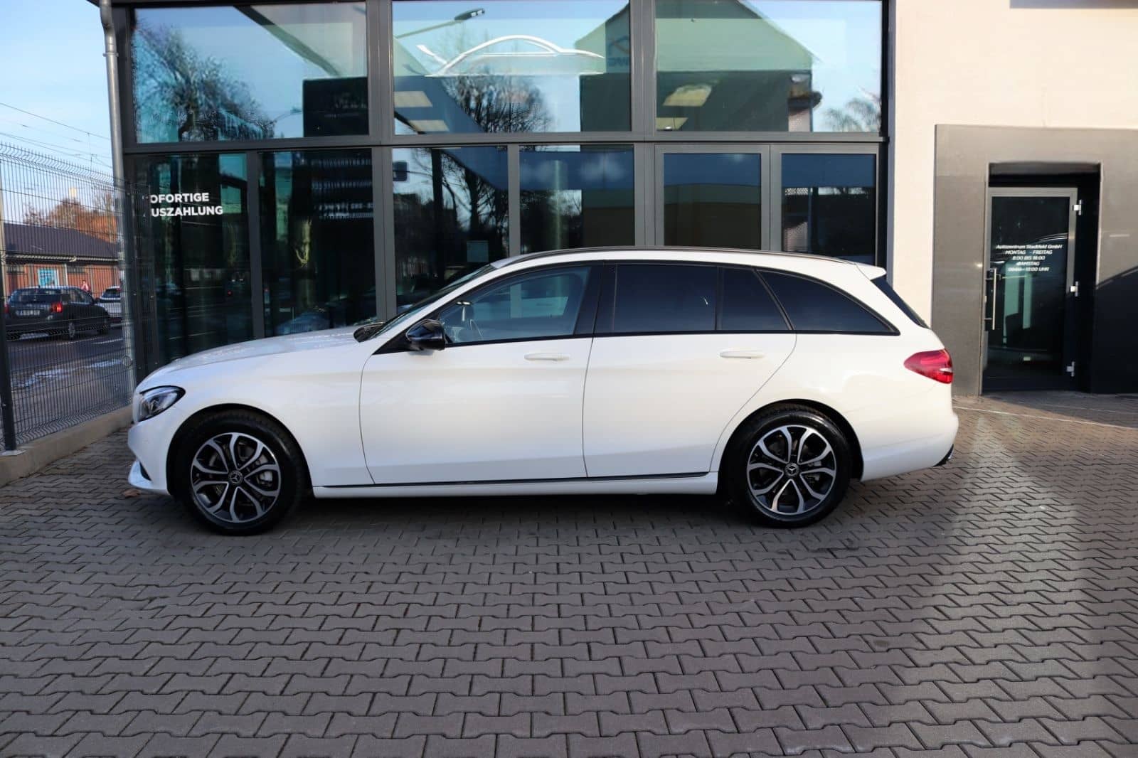 Mercedes-Benz C 200 T-Modell 4Matic Navi Kamera LED Klima foto 4