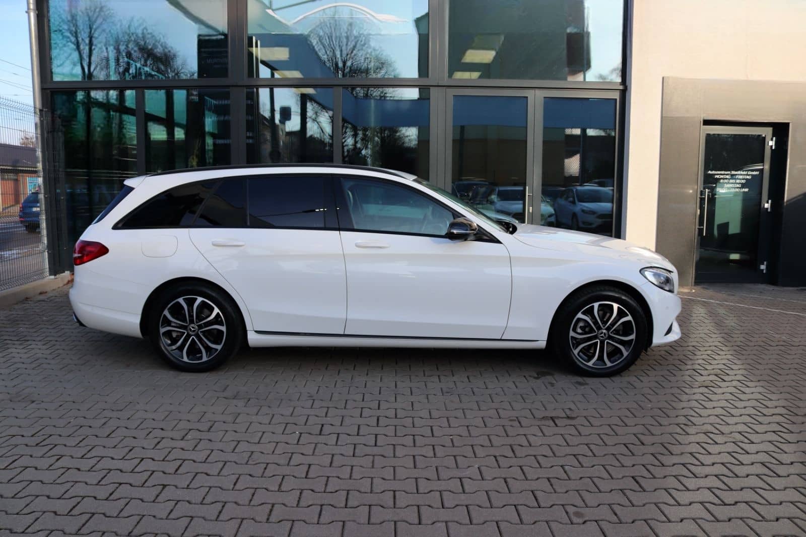 Mercedes-Benz C 200 T-Modell 4Matic Navi Kamera LED Klima foto 10