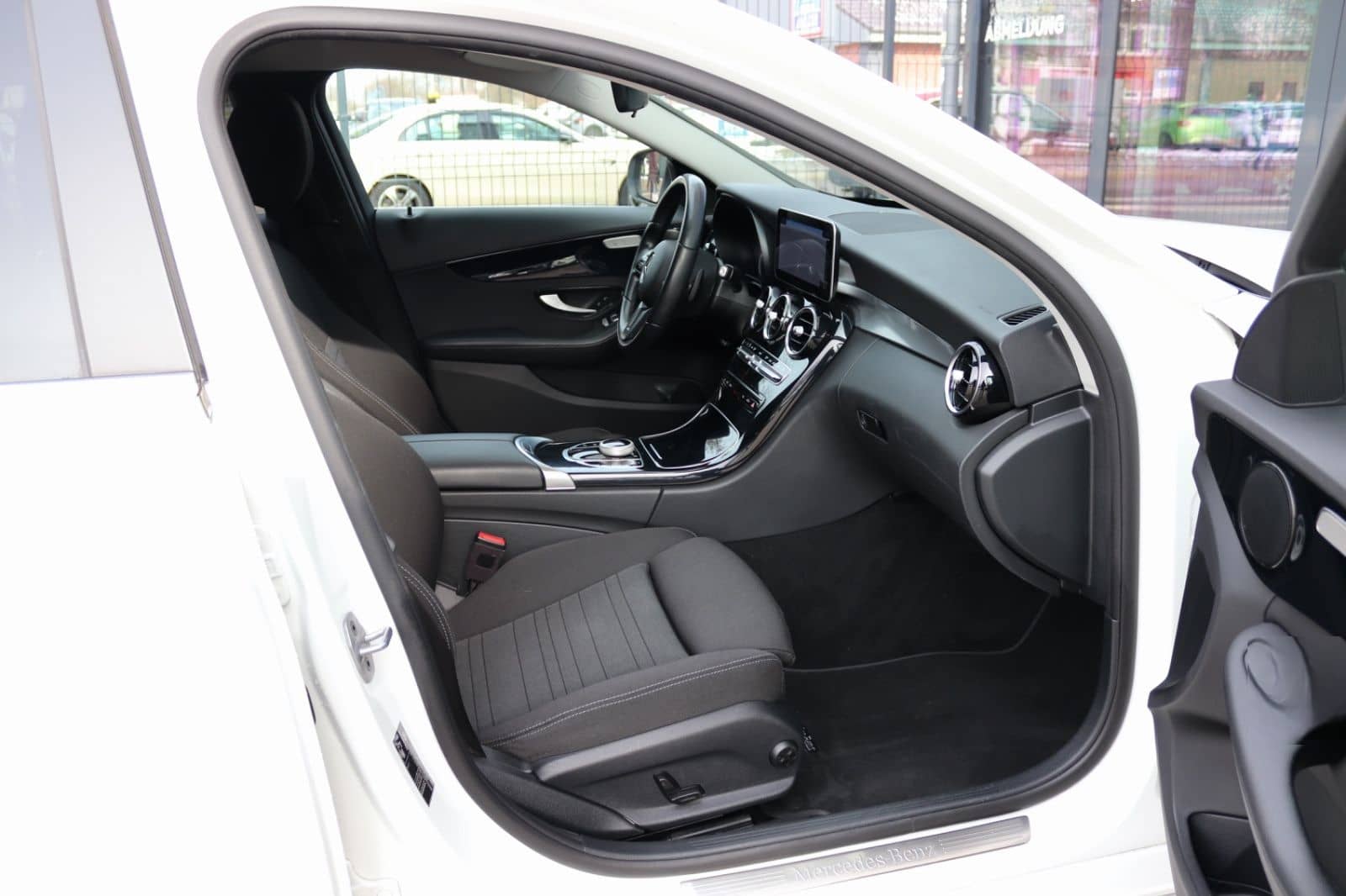 Mercedes-Benz C 180d T-Modell  Business AHK Navi Kamera Klima foto 17