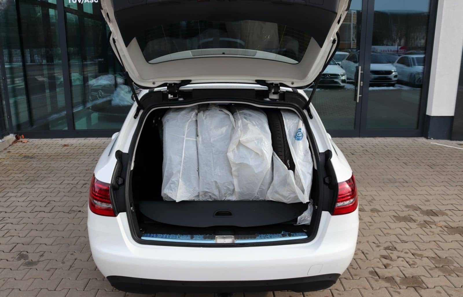 Mercedes-Benz C 180d T-Modell  Business AHK Navi Kamera Klima foto 23